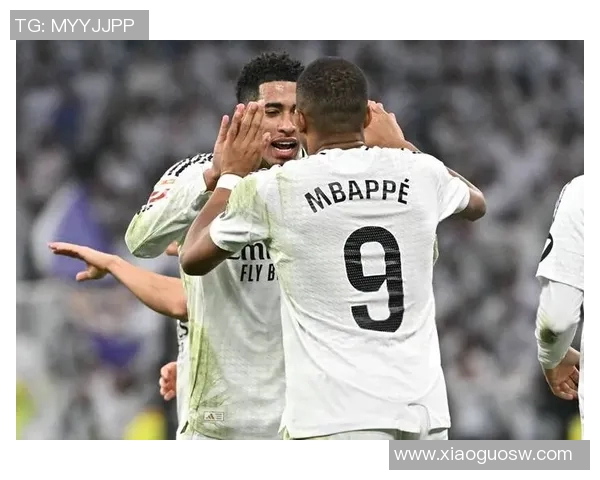 皇马与巴萨巅峰对决解析球迷热议经典战役背后的故事与影响